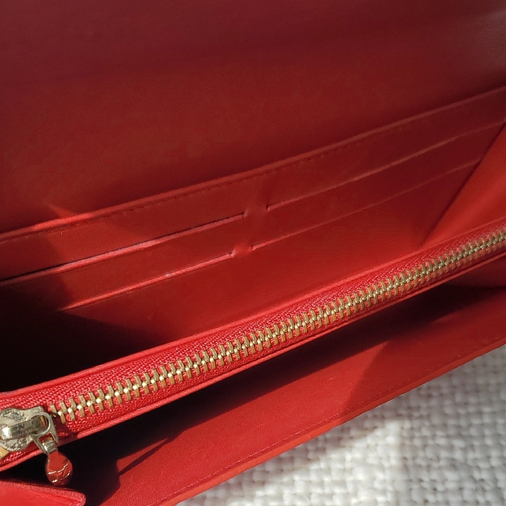 Louis Vuitton Red Wallet - Picture 13 of 17